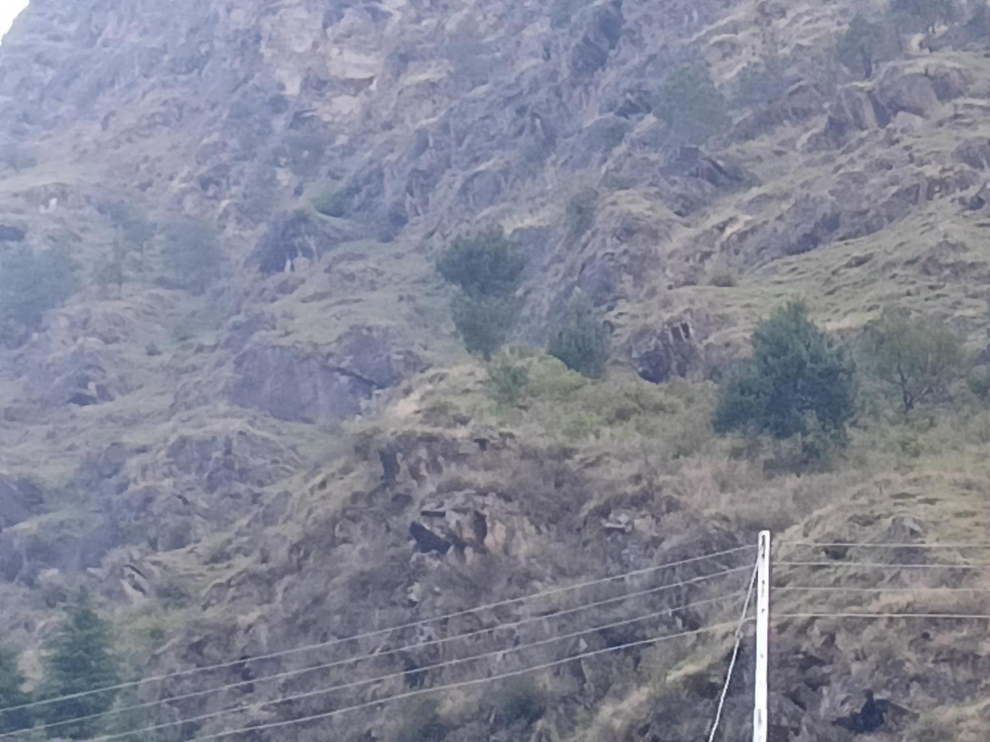 Tirthan Hilltop Home Stay Banjār Buitenkant foto