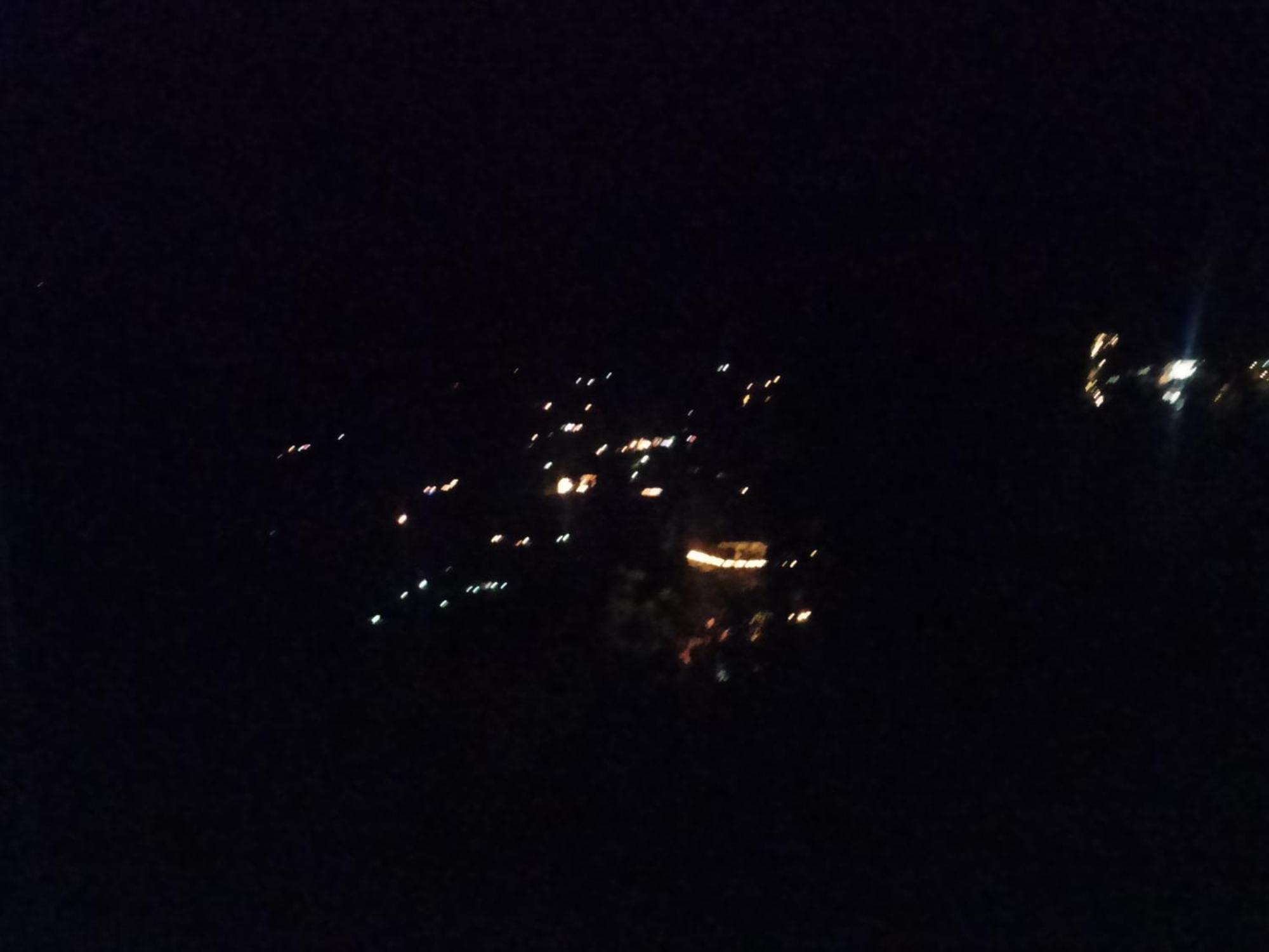 Tirthan Hilltop Home Stay Banjār Buitenkant foto
