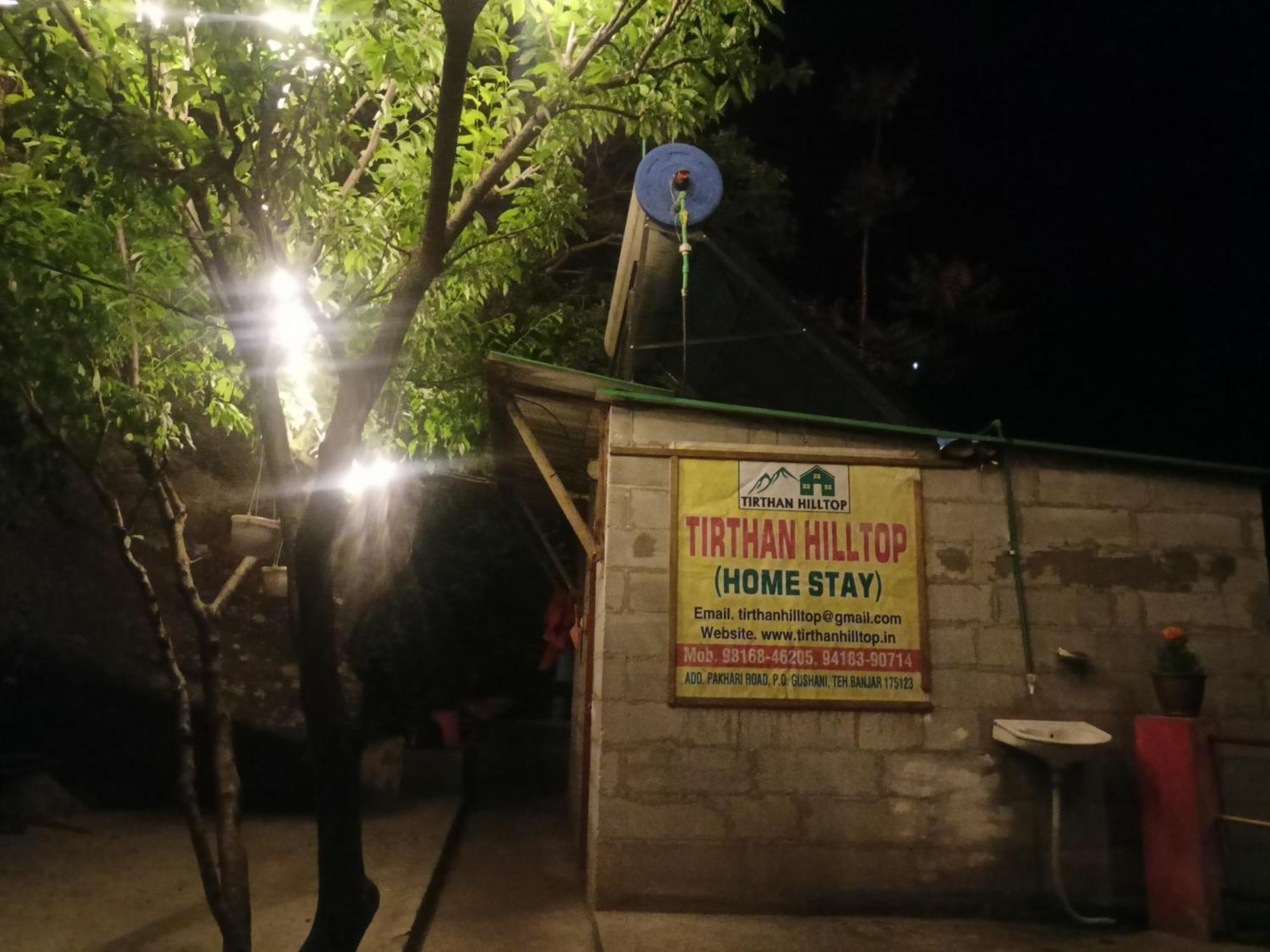Tirthan Hilltop Home Stay Banjār Buitenkant foto