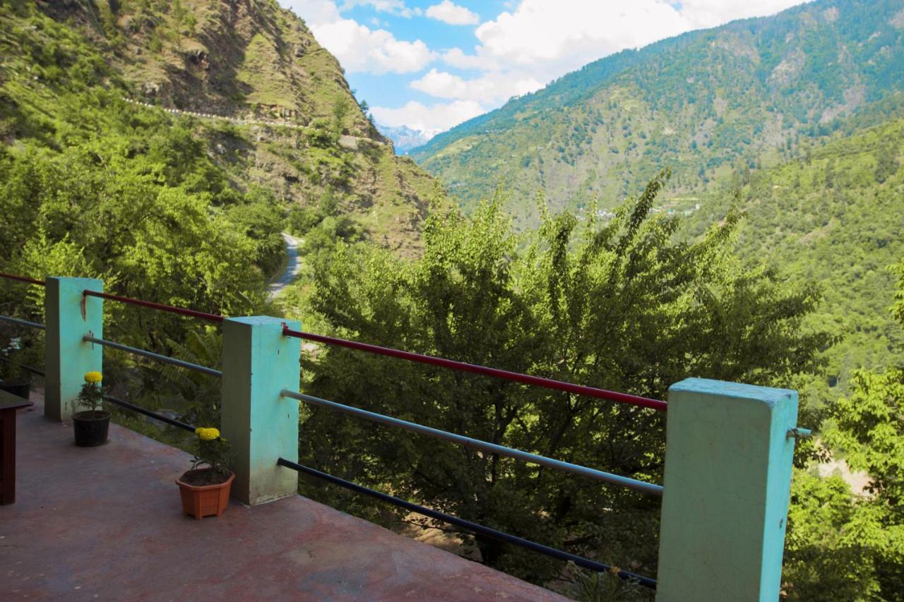 Tirthan Hilltop Home Stay Banjār Buitenkant foto