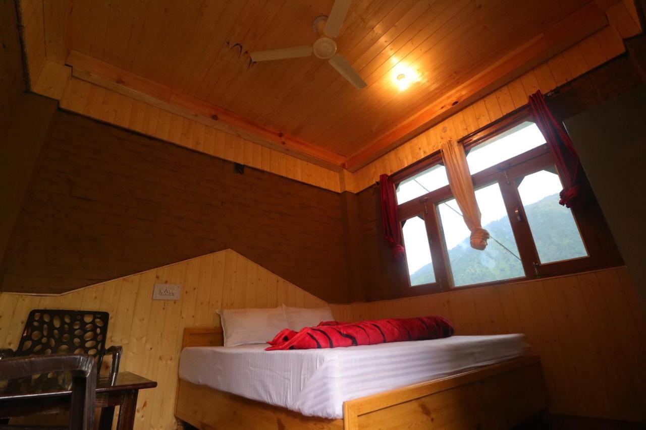 Tirthan Hilltop Home Stay Banjār Buitenkant foto